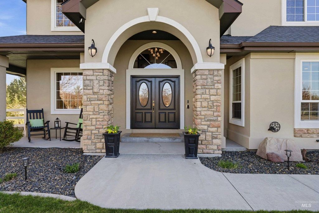 Photo of 8018 W Snowberry Court, Boise, ID 83709 (MLS # 98979777)