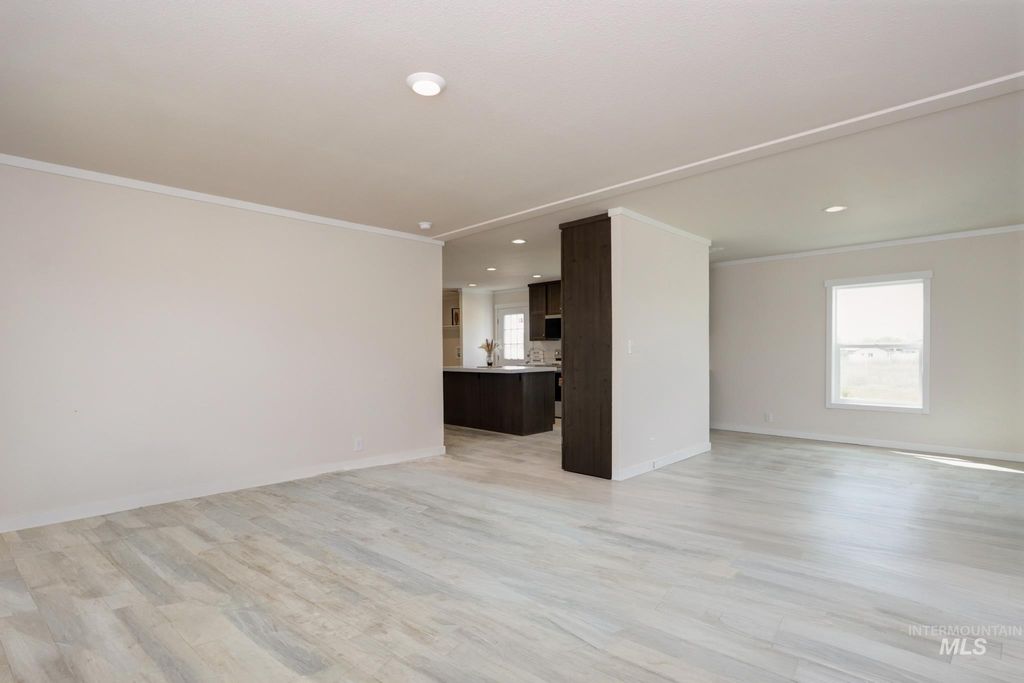 Photo of 494 Elm St, Vale, OR 97918 (MLS # 98985399)