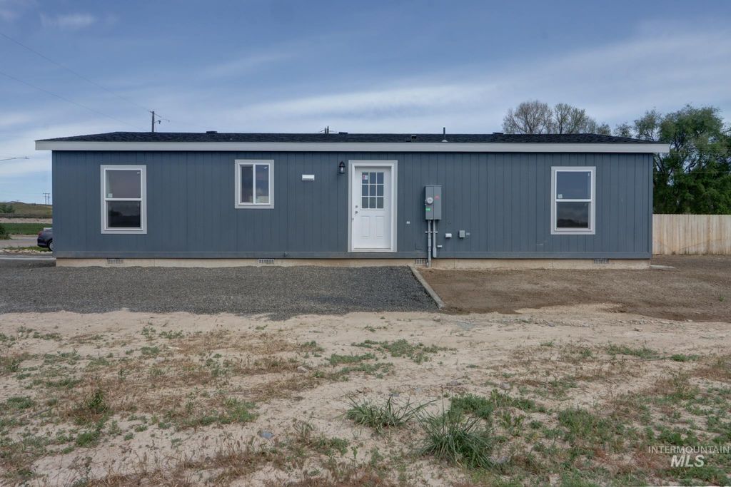 Photo of 494 Elm St, Vale, OR 97918 (MLS # 98985399)