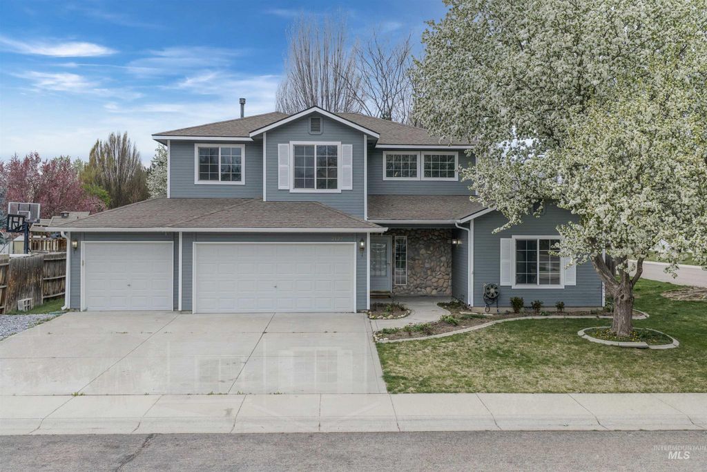 Photo of 2127 S Whisper Cove Way, Boise, ID 83709 (MLS # 98980460)
