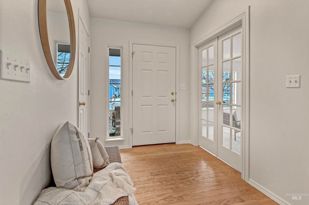 Photo of 5562 S Impatiens Place, Boise, ID 83716 (MLS # 98973104)