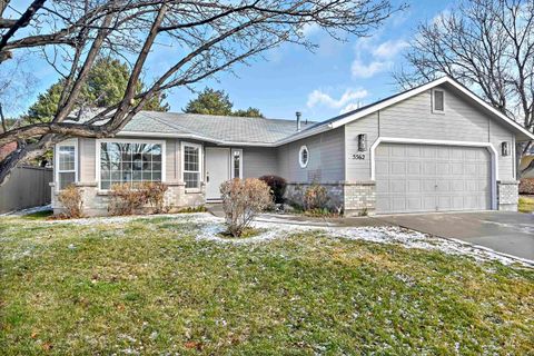 Photo of 5562 S Impatiens Place, Boise, ID 83716 (MLS # 98973104)