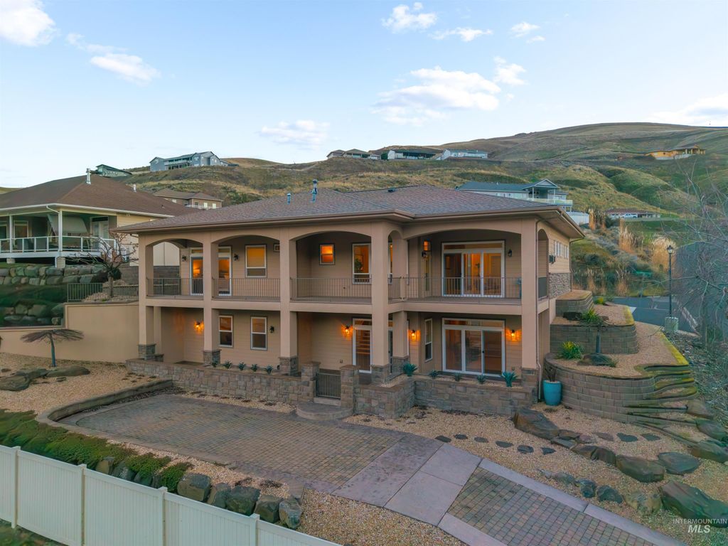 Photo of 31 Riverpoint Dr, Asotin, WA 99402 (MLS # 98976282)