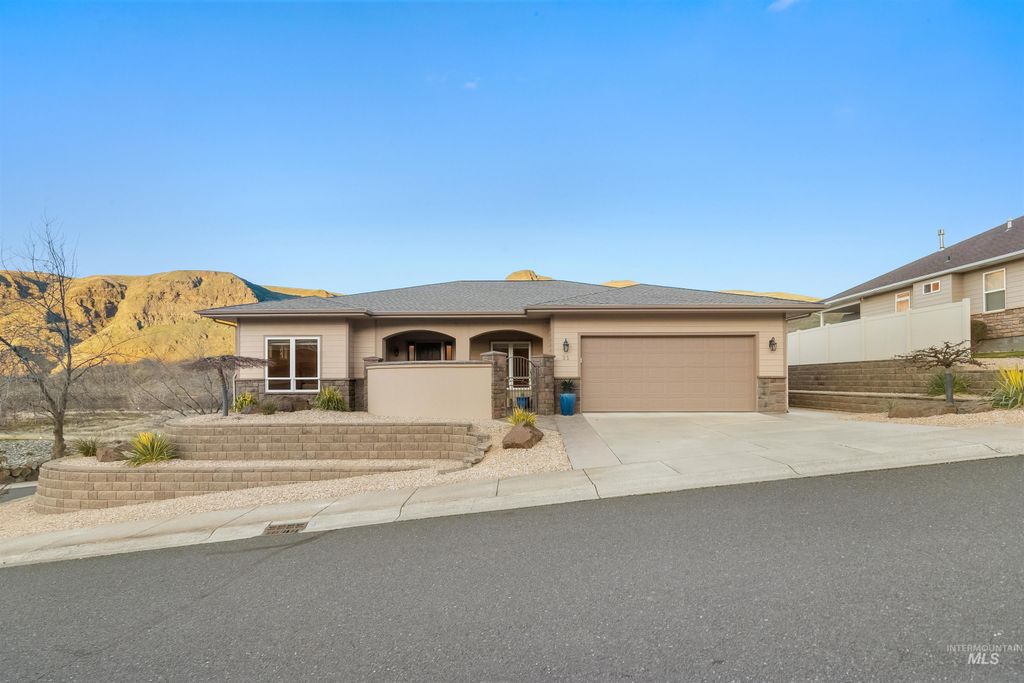 Photo of 31 Riverpoint Dr, Asotin, WA 99402 (MLS # 98976282)