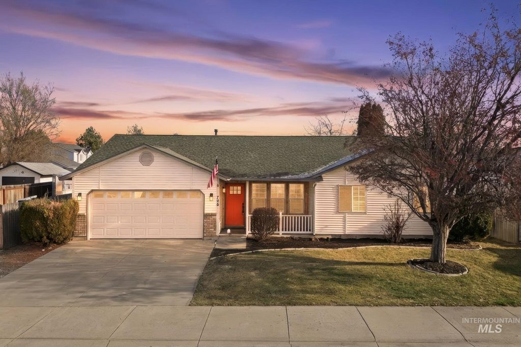 Photo of 708 N Brownfield Dr, Meridian, ID 83642 (MLS # 98975372)