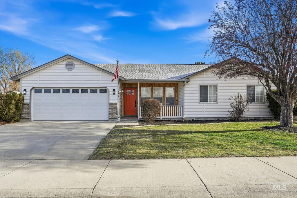 Photo of 708 N Brownfield Dr, Meridian, ID 83642 (MLS # 98975372)
