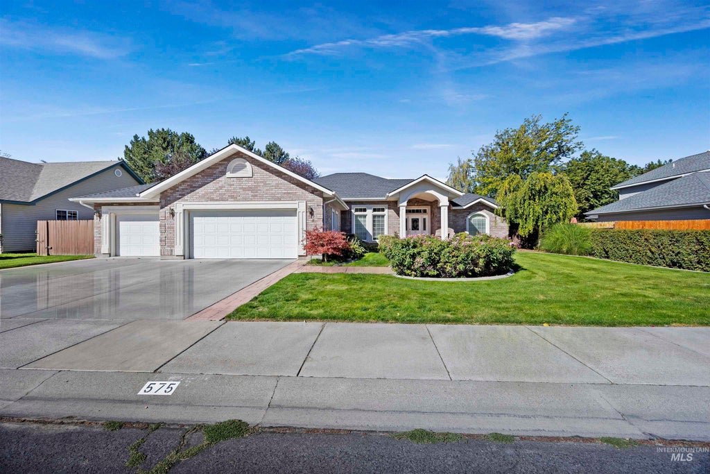 Photo of 575 Woodland Drive, Twin Falls, ID 83301 (MLS # 99000896)