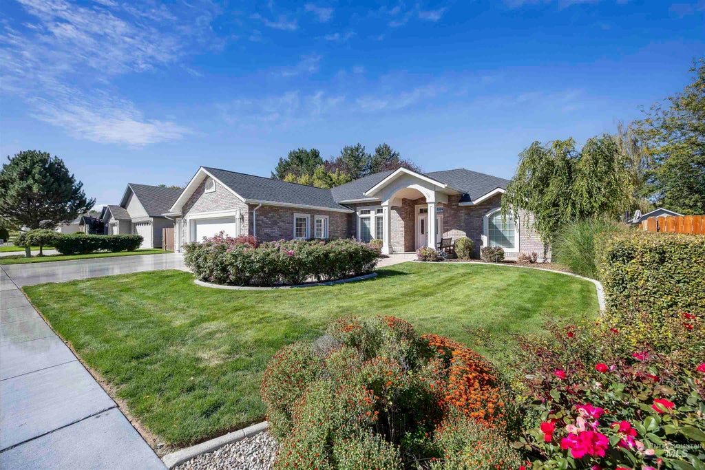 Photo of 575 Woodland Drive, Twin Falls, ID 83301 (MLS # 99000896)
