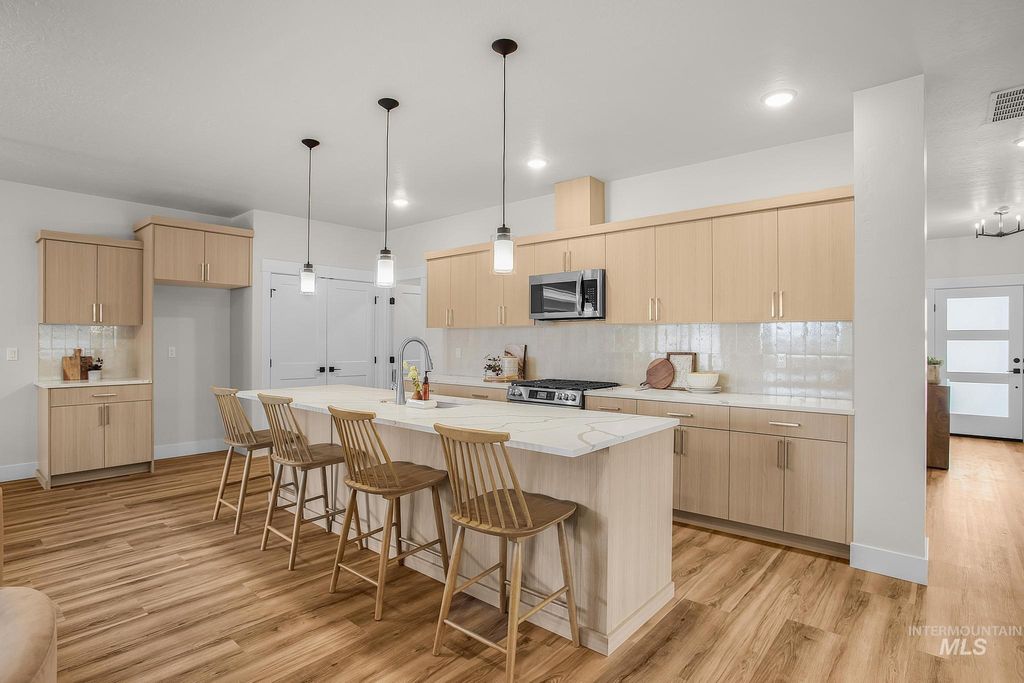 Photo of 1696 E Grayson St, Meridian, ID 83742 (MLS # 98969918)