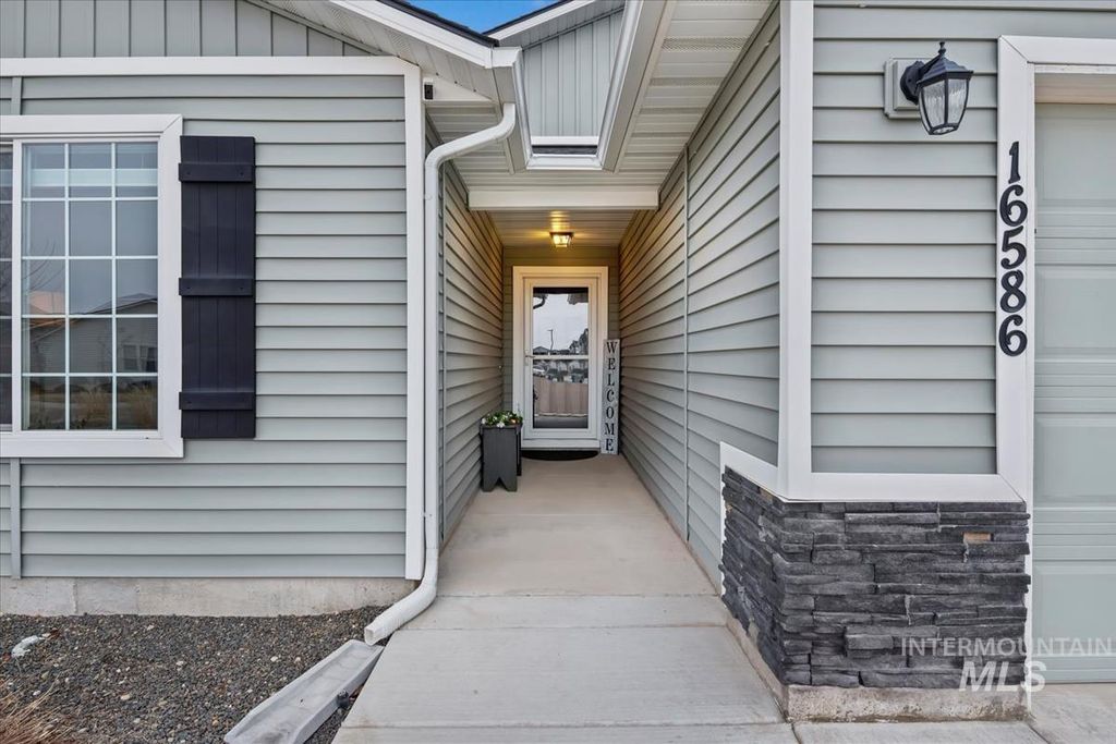 Photo of 16586 Corrine Ave, Caldwell, ID 83607 (MLS # 98978391)