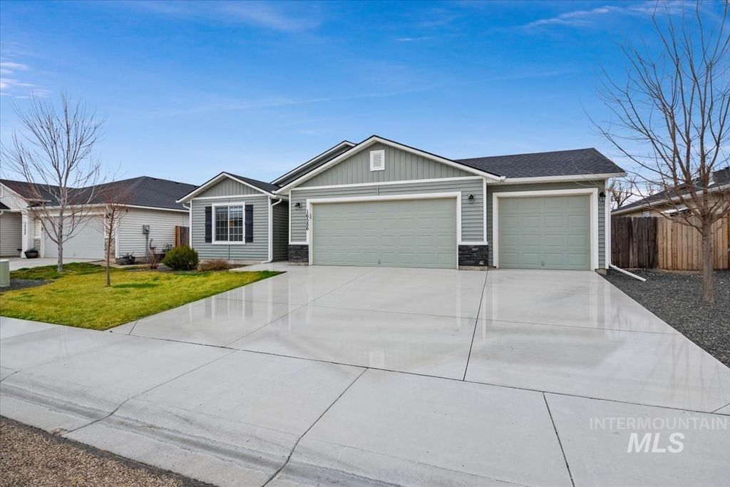 Photo of 16586 Corrine Ave, Caldwell, ID 83607 (MLS # 98978391)