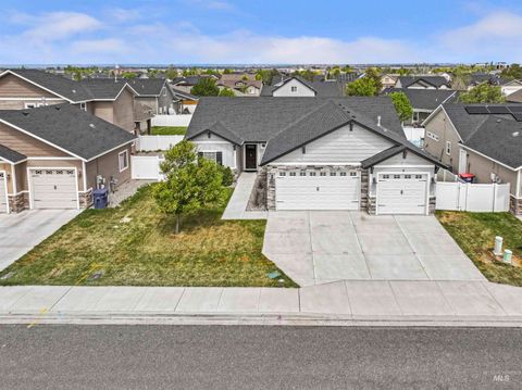 Photo of 1082 White Birch Ave, Twin Falls, ID 83301 (MLS # 98983689)