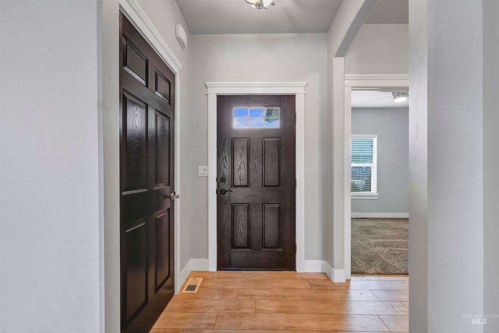 Photo of 1082 White Birch Ave, Twin Falls, ID 83301 (MLS # 98983689)