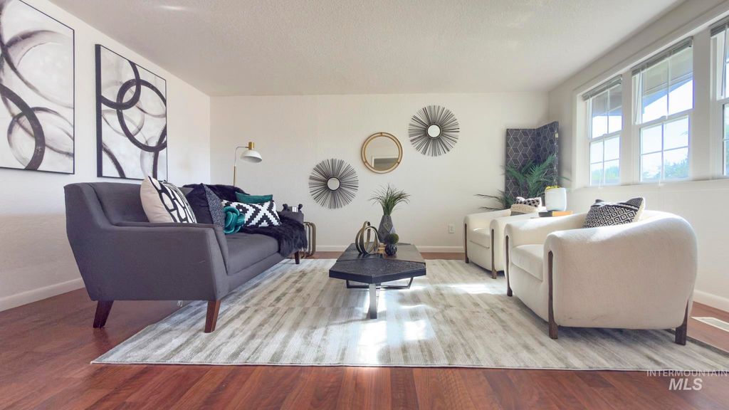 Photo of 2856 N Manchester Place, Boise, ID 83704 (MLS # 98983074)