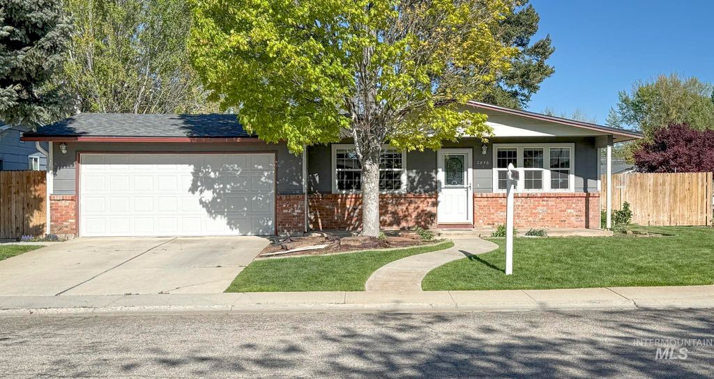 Photo of 2856 N Manchester Place, Boise, ID 83704 (MLS # 98983074)