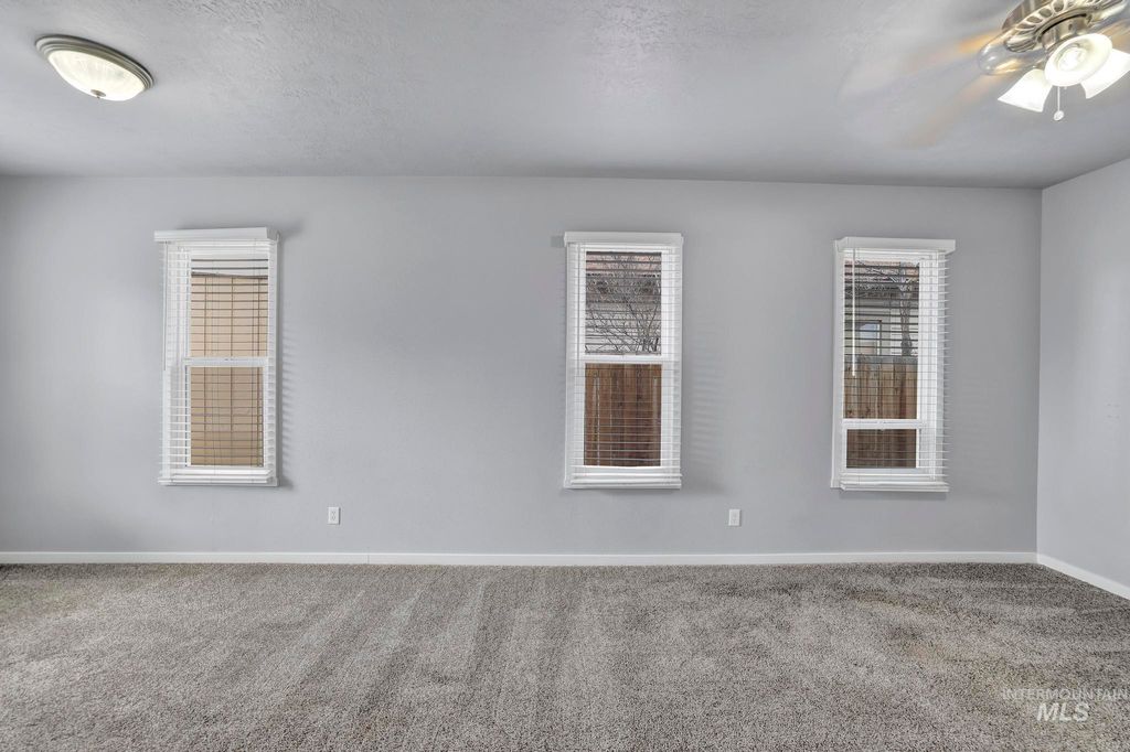 Photo of 332 4th Ave W Ave, Twin Falls, ID 83301 (MLS # 98977305)