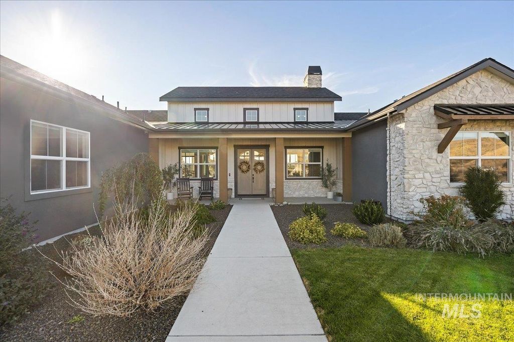 Photo of 14437 N Woodpecker Avenue, Boise, ID 83714 (MLS # 98965562)