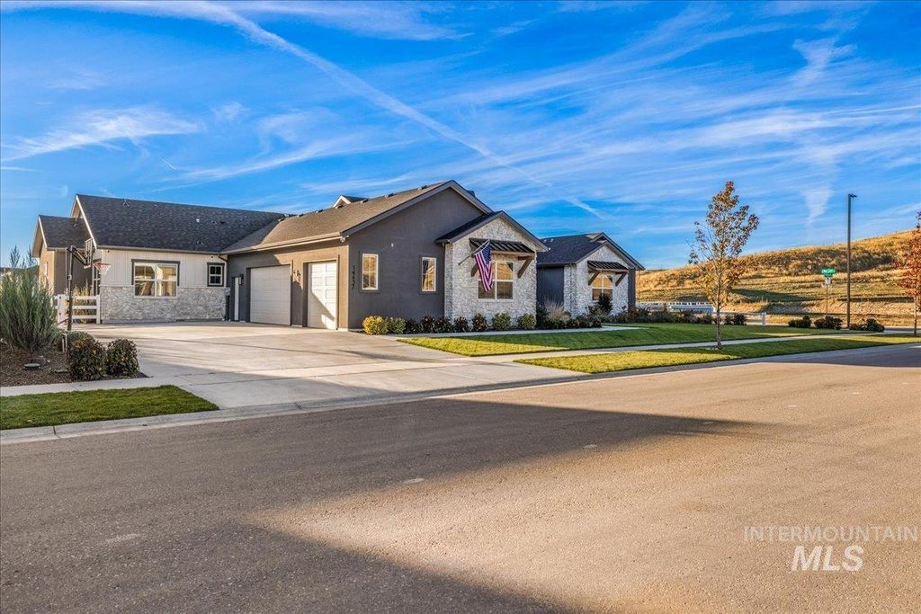 Photo of 14437 N Woodpecker Avenue, Boise, ID 83714 (MLS # 98965562)