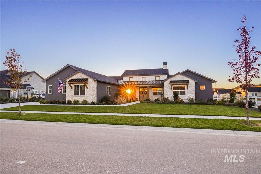 Photo of 14437 N Woodpecker Avenue, Boise, ID 83714 (MLS # 98965562)