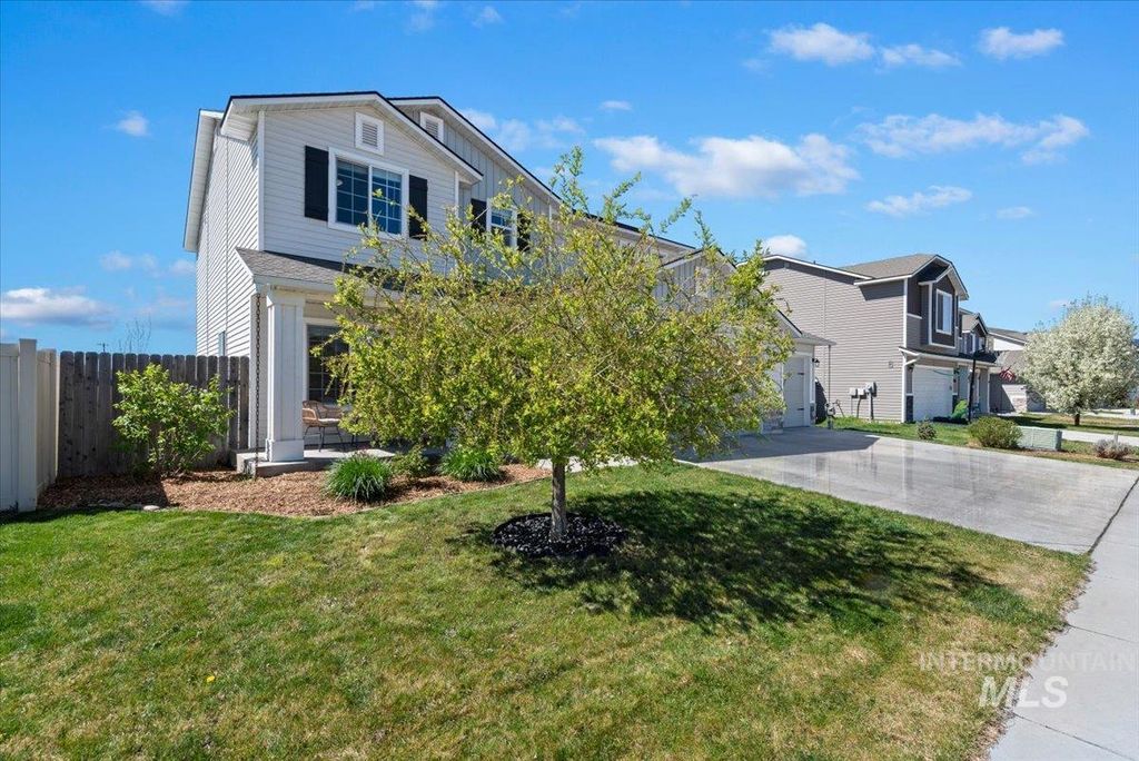 Photo of 19645 Stowe Way, Caldwell, ID 83605 (MLS # 98981248)