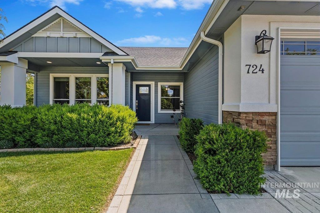 Photo of 724 N Alog Ave, Eagle, ID 83616 (MLS # 98986116)