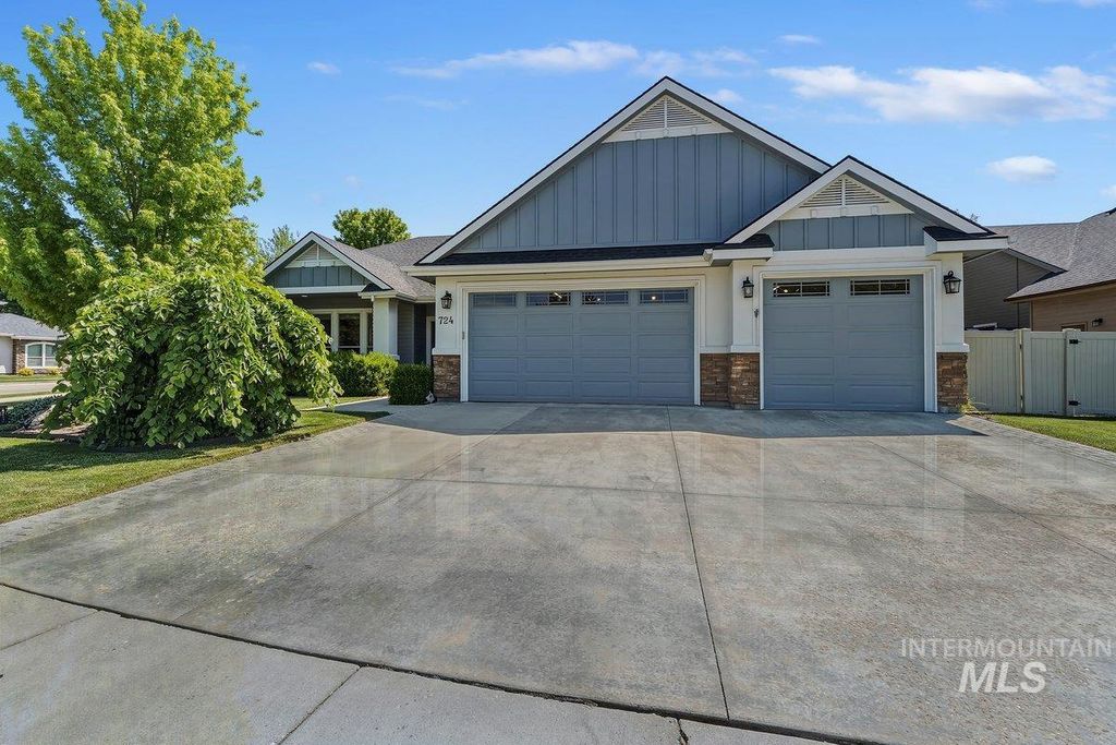 Photo of 724 N Alog Ave, Eagle, ID 83616 (MLS # 98986116)