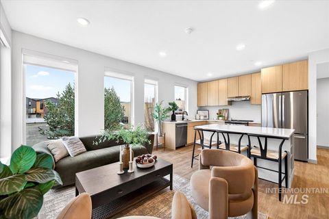 Photo of 2312 S Broadway Avenue #A103, Boise, ID 83706 (MLS # 98968559)