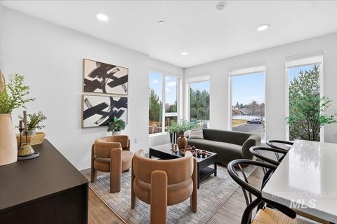 Photo of 2312 S Broadway Avenue #A103, Boise, ID 83706 (MLS # 98968559)