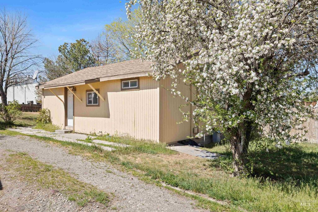 Photo of 269 Washington St. S St, Twin Falls, ID 83301 (MLS # 98981563)