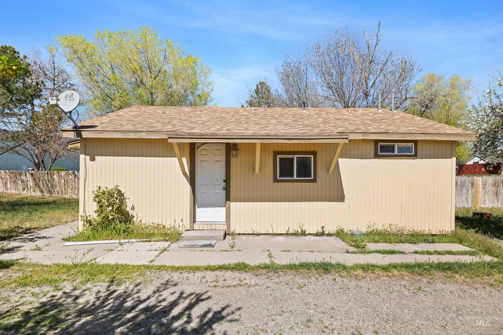 Photo of 269 Washington St. S St, Twin Falls, ID 83301 (MLS # 98981563)