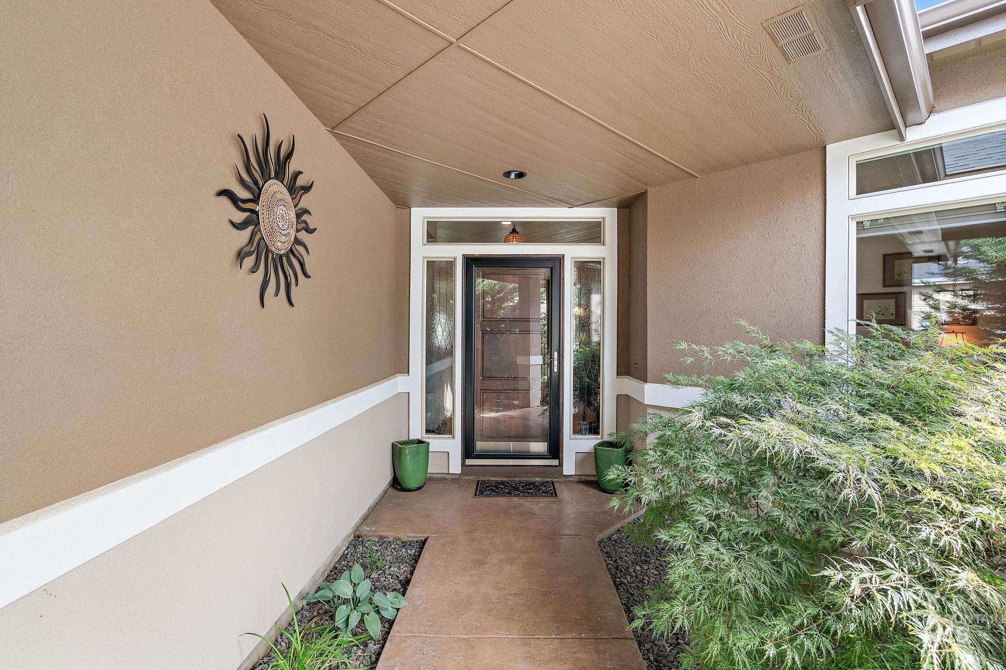 4052 N Dashwood Place