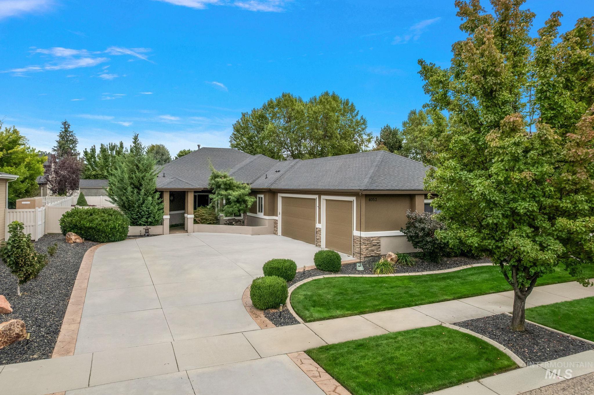 4052 N Dashwood Place