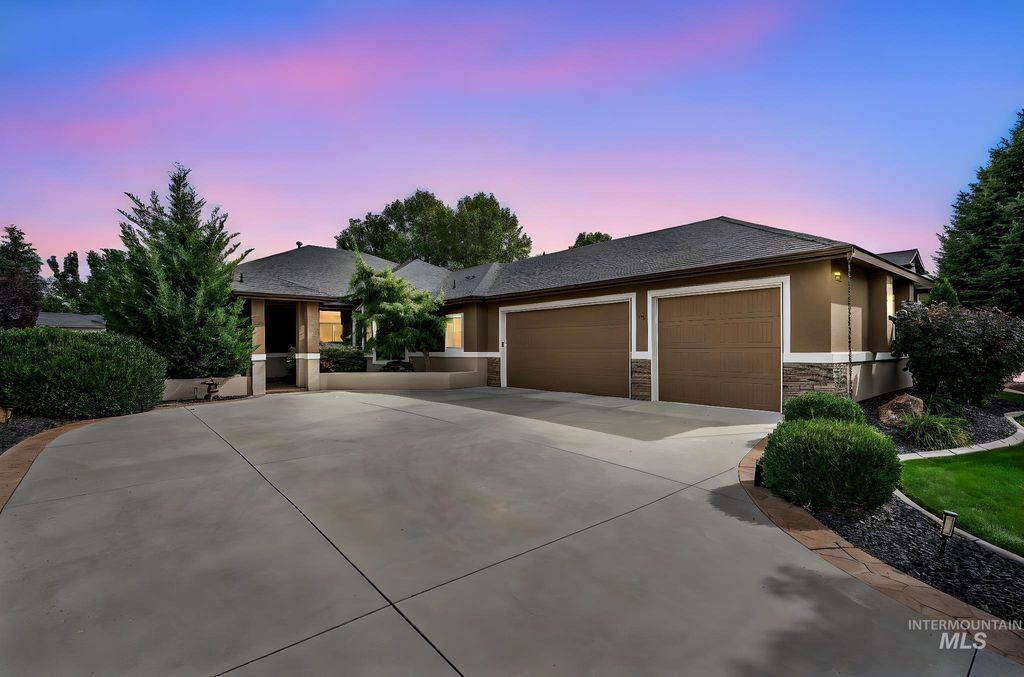 Photo of 4052 N Dashwood Place, Meridian, ID 83646 (MLS # 98963615)