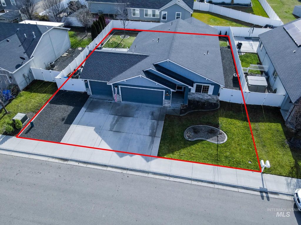 Photo of 352 Syringa Springs Dr, Fruitland, ID 83619 (MLS # 98974244)