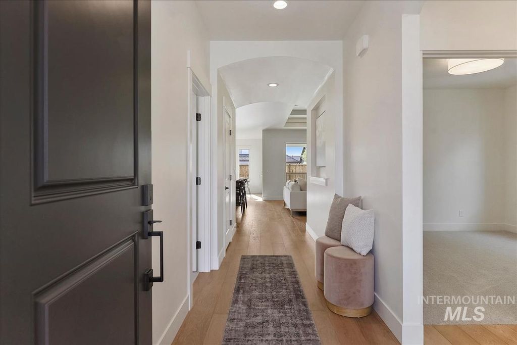 Photo of 105 S Sunniva Ave, Kuna, ID 83634 (MLS # 98983288)