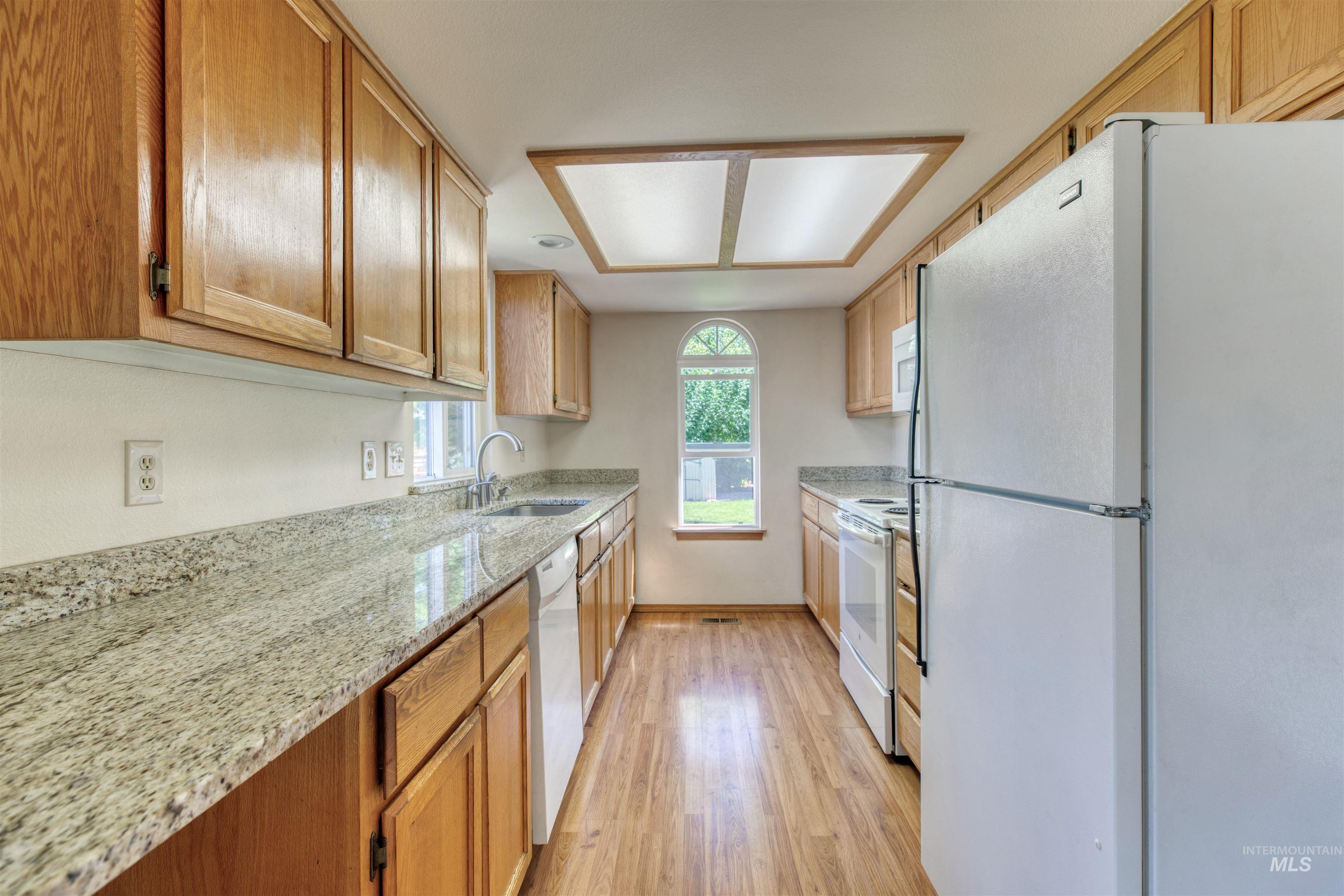 934 N Stonehenge Way