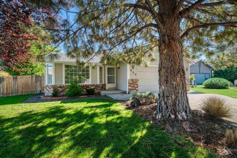 Photo of 934 N Stonehenge Way, Meridian, ID 83642 (MLS # 98962781)