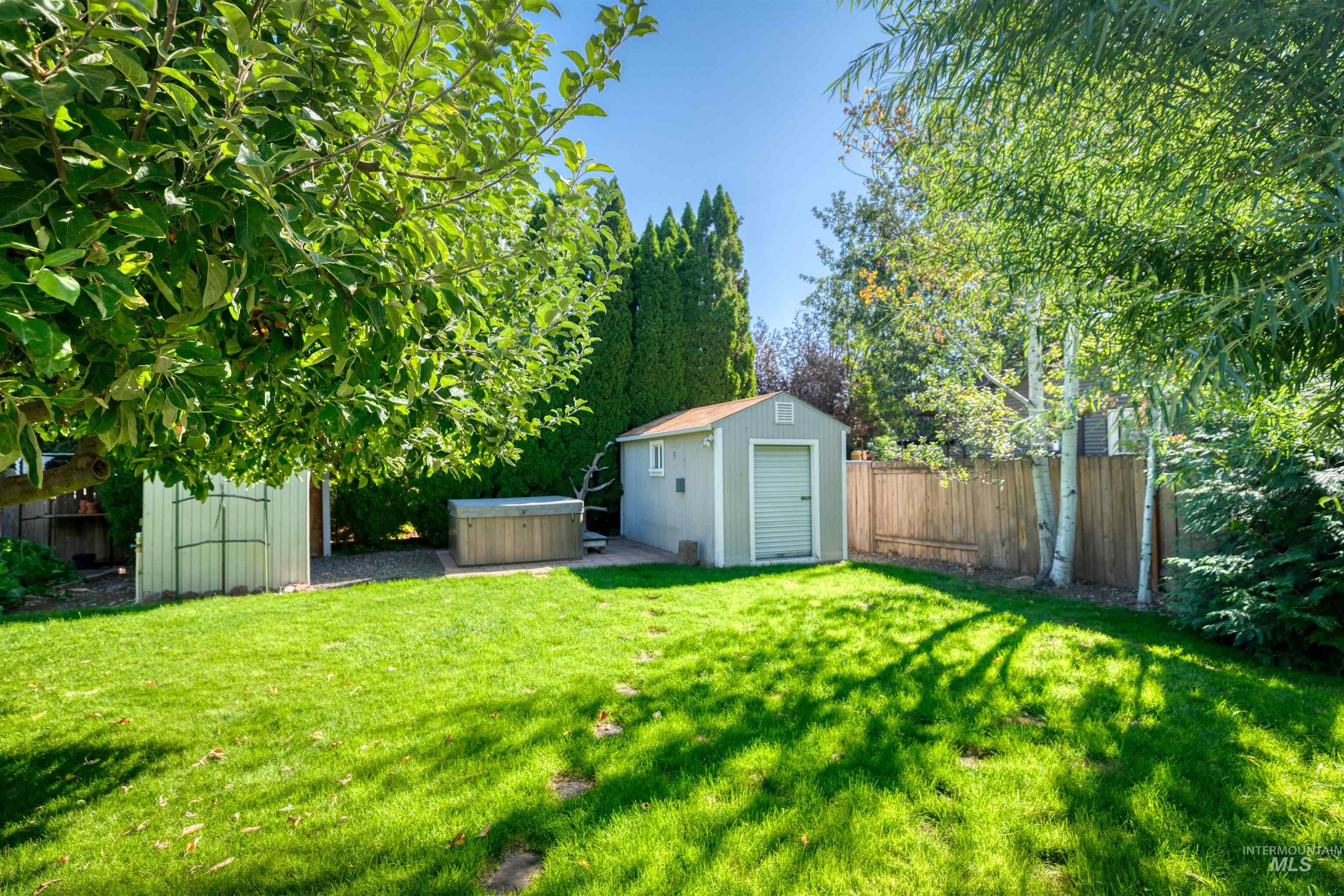 934 N Stonehenge Way