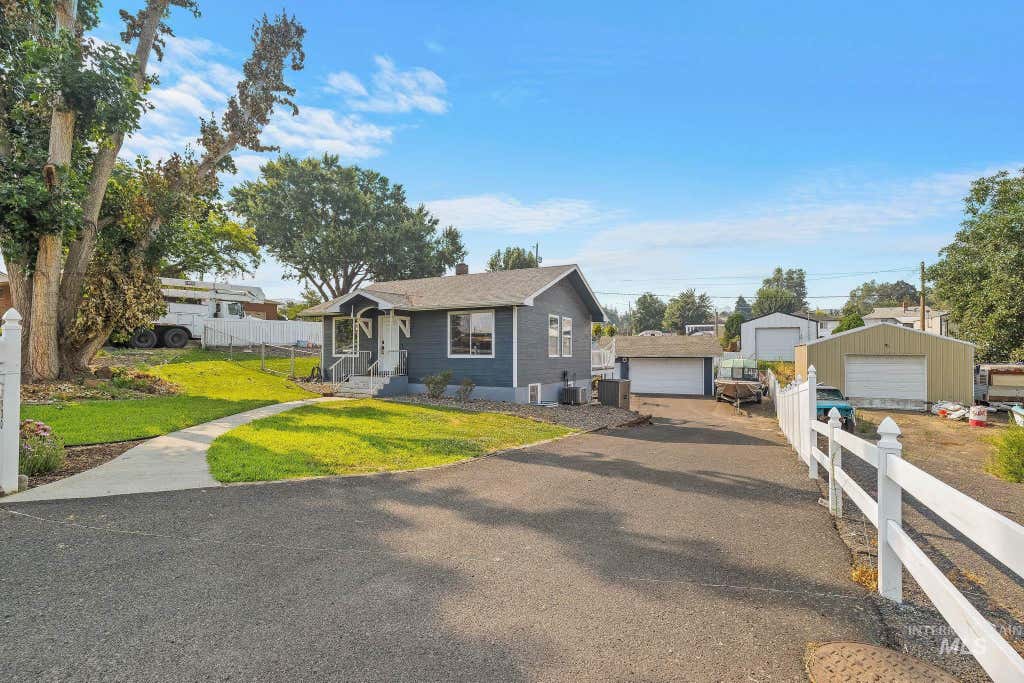 Photo of 1930 14th Ave, Lewiston, ID 83501 (MLS # 98995600)