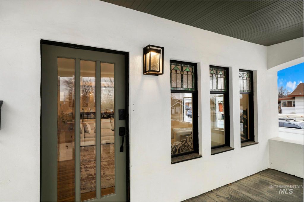 Photo of 661 2nd Ave N Ave, Twin Falls, ID 83301 (MLS # 98975163)