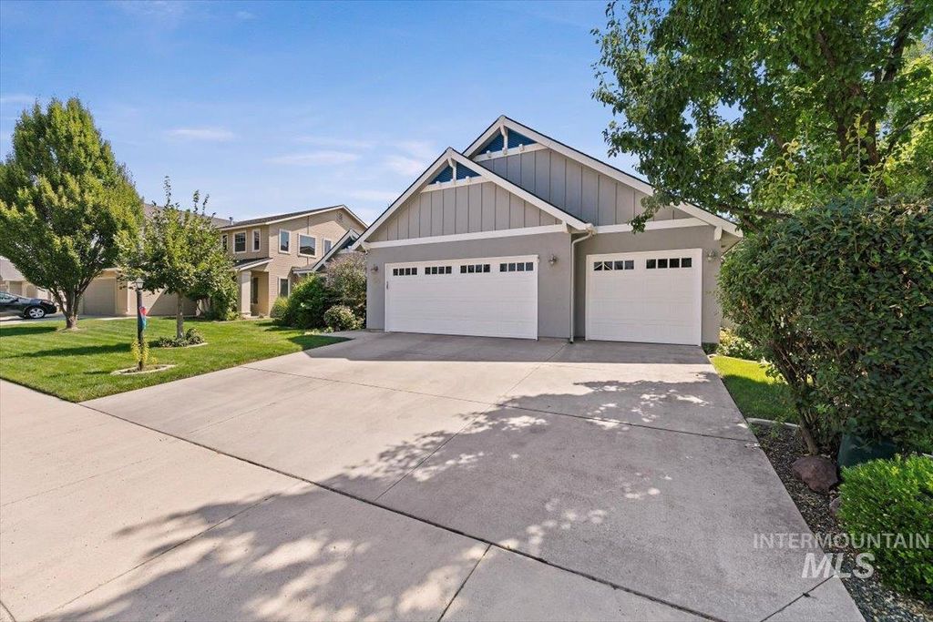 Photo of 595 W Great Basin Dr, Meridian, ID 83646 (MLS # 98963725)