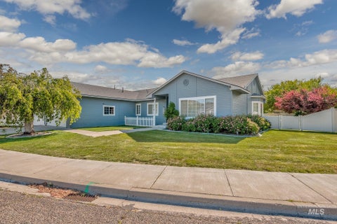 Photo of 119 SW 18th St, Ontario, OR 97914 (MLS # 98988782)