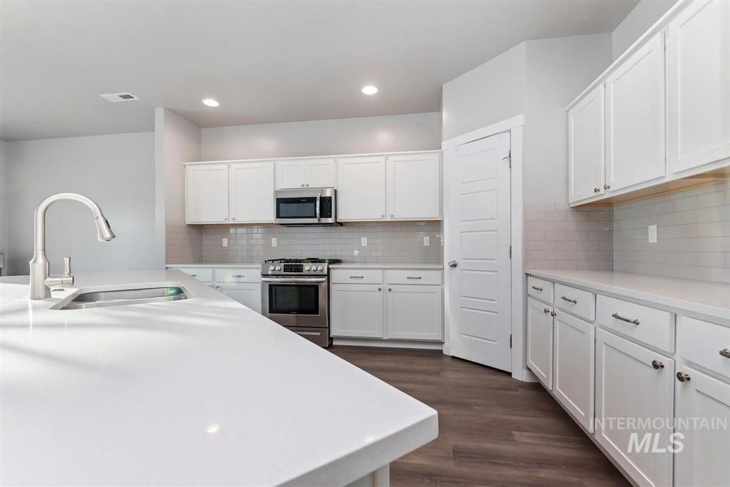 Photo of 5900 S Sturgeon Way, Boise, ID 83709 (MLS # 98970375)