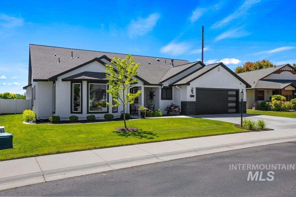 Photo of 3707 S Edgeview Dr, Nampa, ID 83686 (MLS # 98997270)