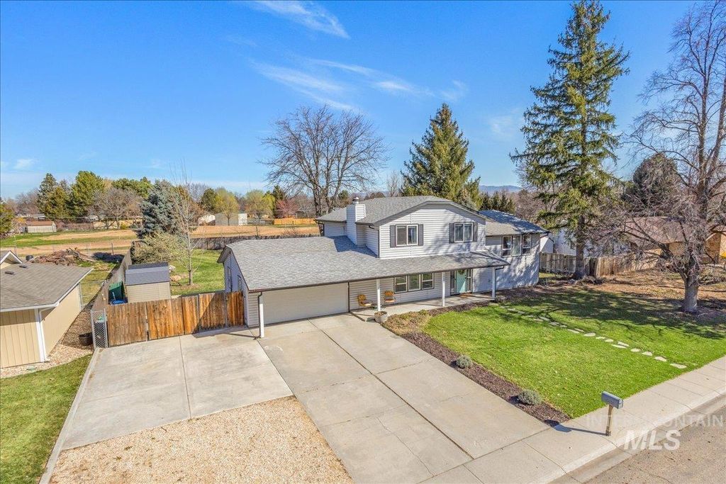 Photo of 10438 W Hollandale Dr, Boise, ID 83709 (MLS # 98978697)