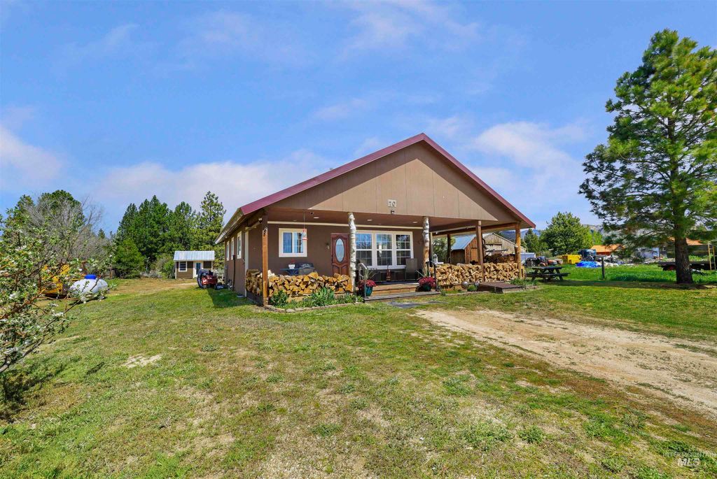 Photo of 70 E Prairie Road, Prairie, ID 83647 (MLS # 98985647)