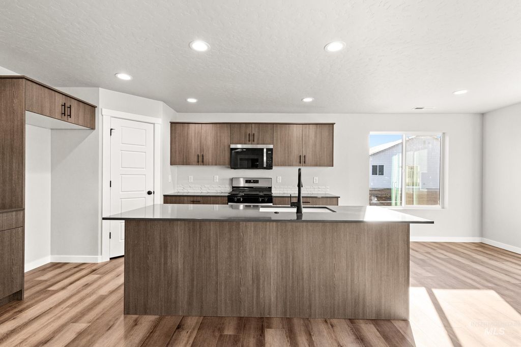 Photo of 5269 E Phelps Lake Dr, Nampa, ID 83687 (MLS # 98986267)