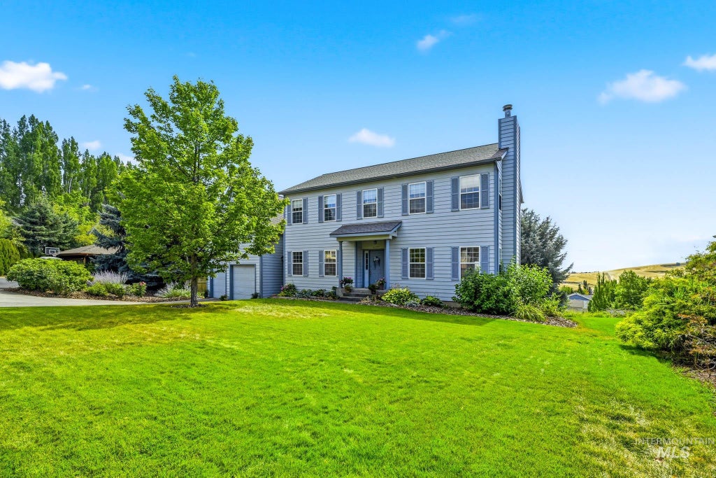 Photo of 1672 Appaloosa Rd, Moscow, ID 83843 (MLS # 98999278)