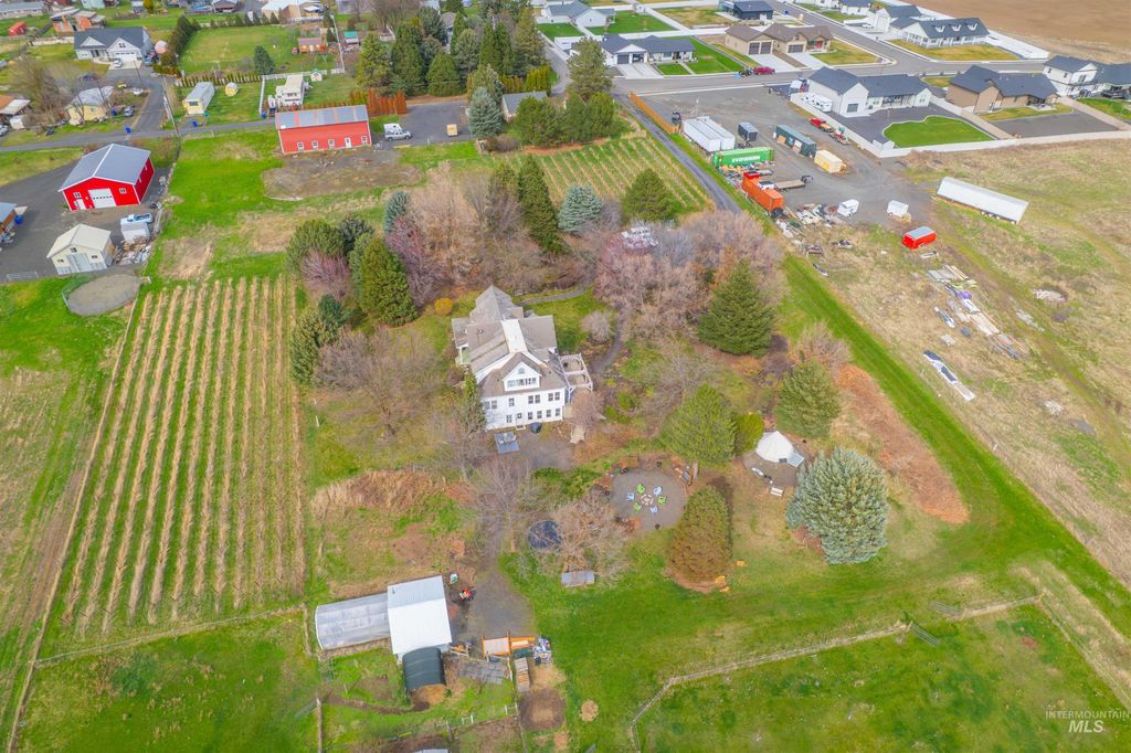 Photo of 2134 Hemlock Ave, Lewiston, ID 83501 (MLS # 98964026)