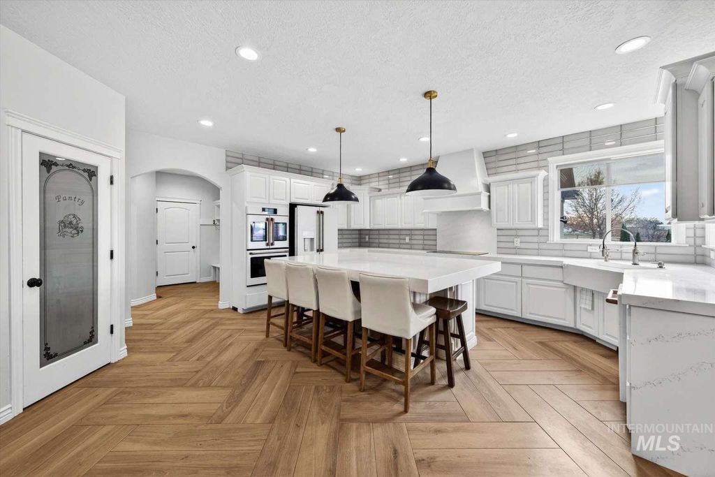 Photo of 7887 S Old Farm Ln, Meridian, ID 83642 (MLS # 98972237)